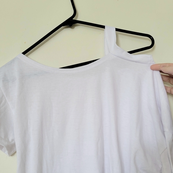White asymmetrical t-shirt - Picture 2 of 3